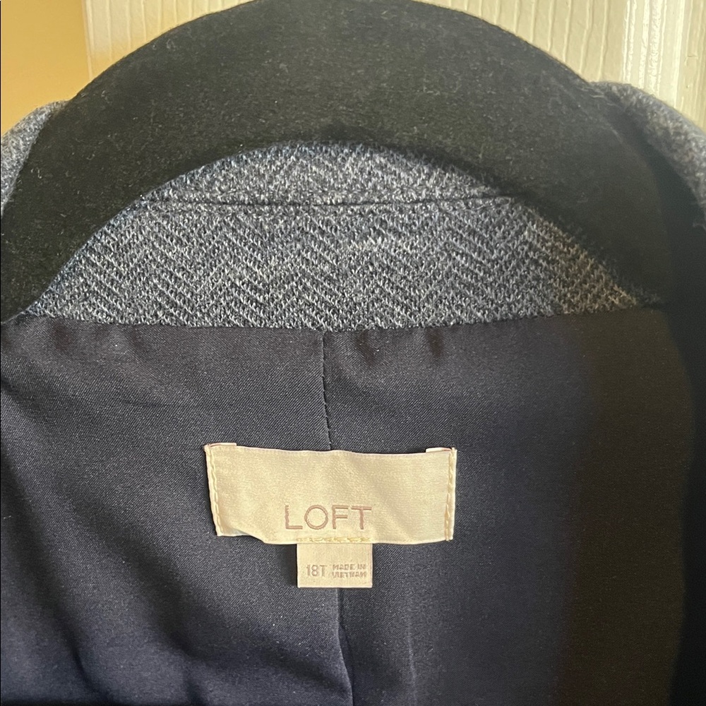 Loft navy blazer - Picture 2 of 9